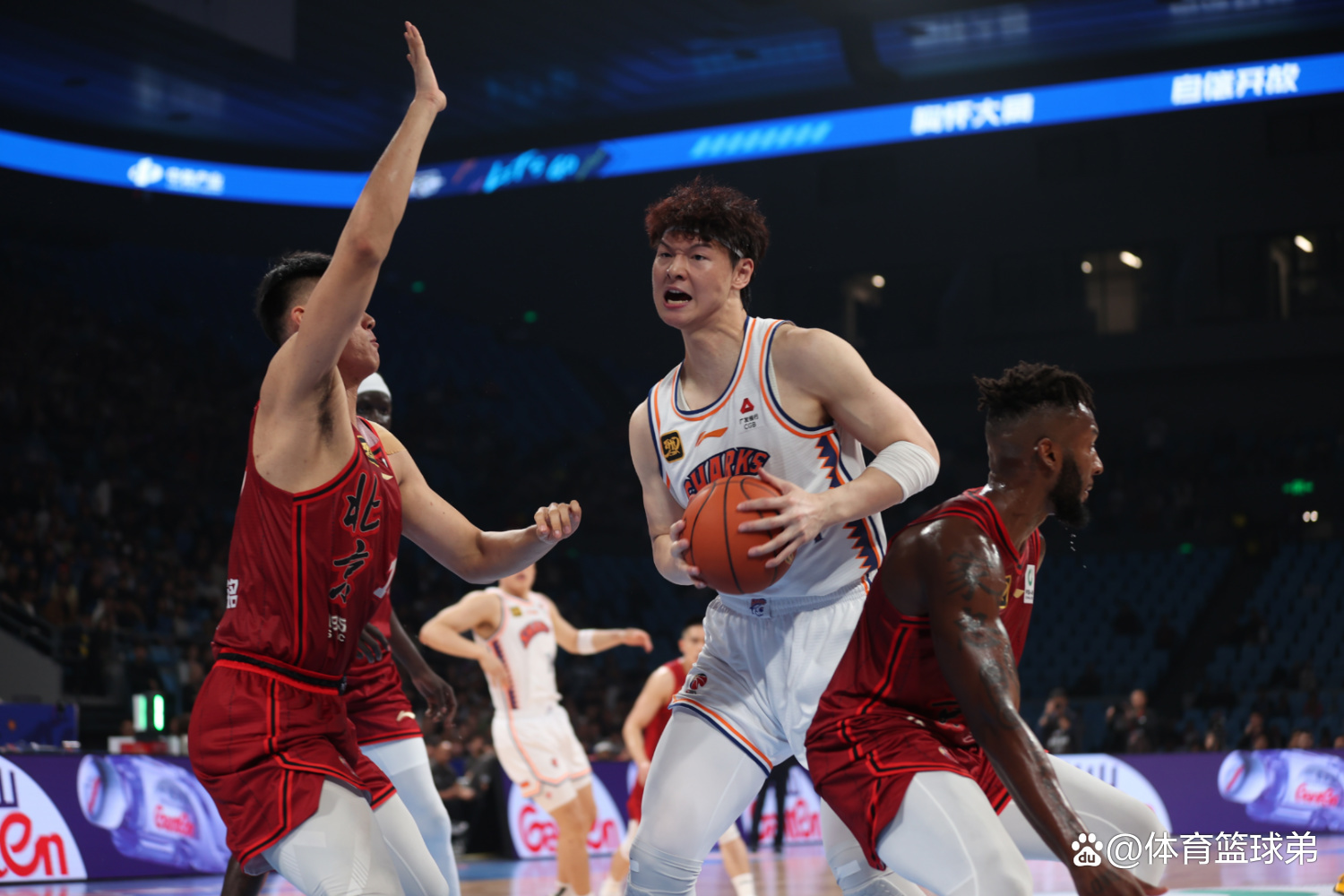 国际比赛日广厦男篮内部沟通：英超节点到来；信心回归；数据趋势出现新变化的简单介绍