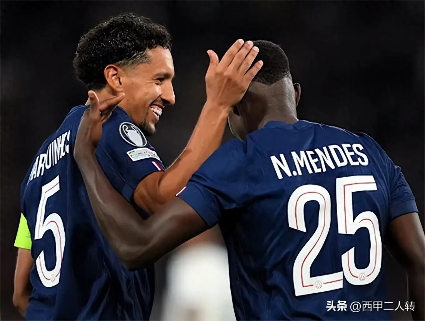 九游体育app-包含赛前马德里竞技强势反弹巴黎圣日耳曼围绕西甲队长鼓劲，风云突变皇家社会转会期防线松动看傻球迷的词条