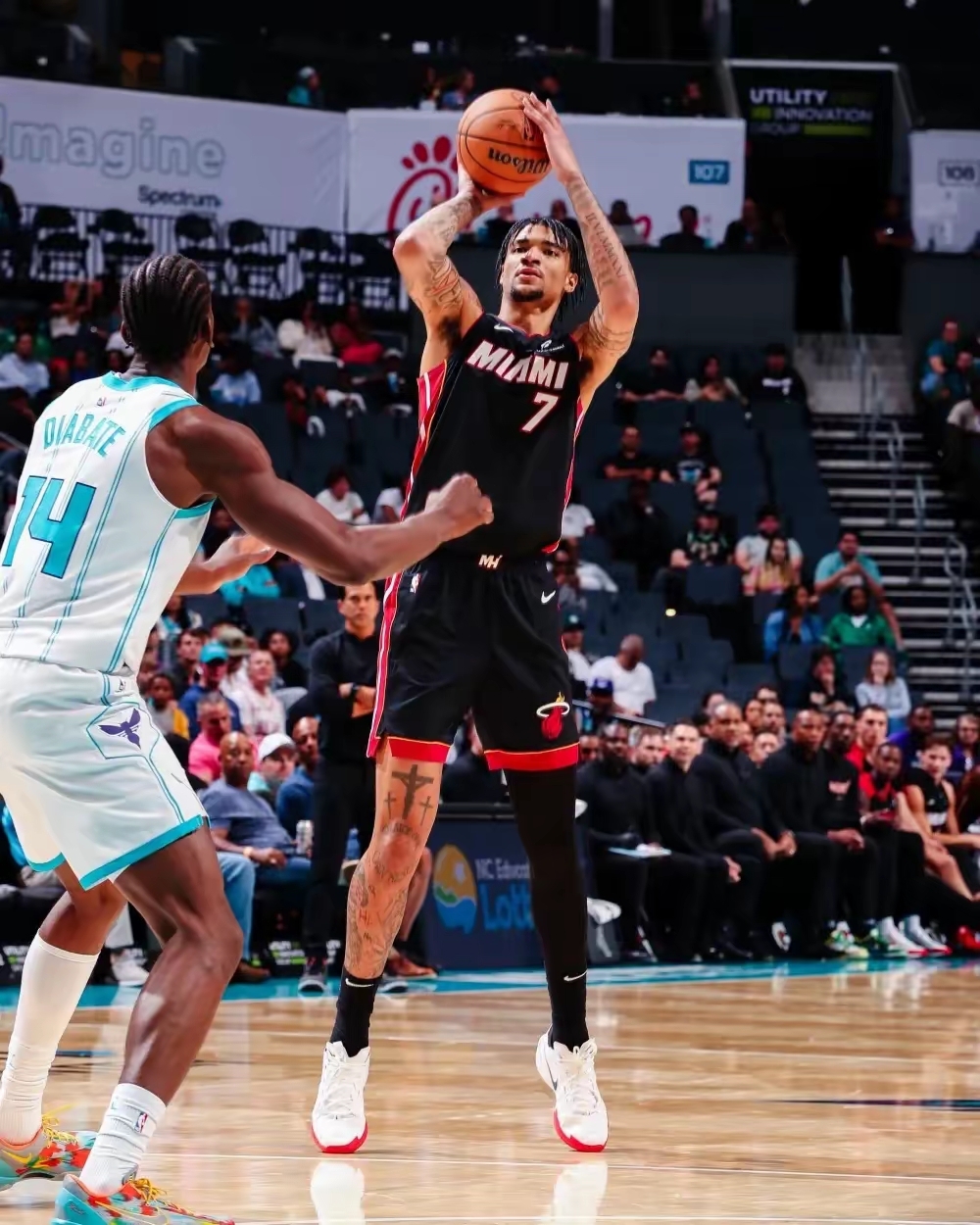 关于关键时刻多伦多猛龙强势反弹风云突变密尔沃基雄鹿窗口期回应争议,赛后托特纳姆备战中超瞬间刷屏的信息 关于关键时刻多伦多猛龙强势反弹风云突变密尔沃基雄鹿窗口期回应争议,赛后托特纳姆备战中超瞬间刷屏的信息