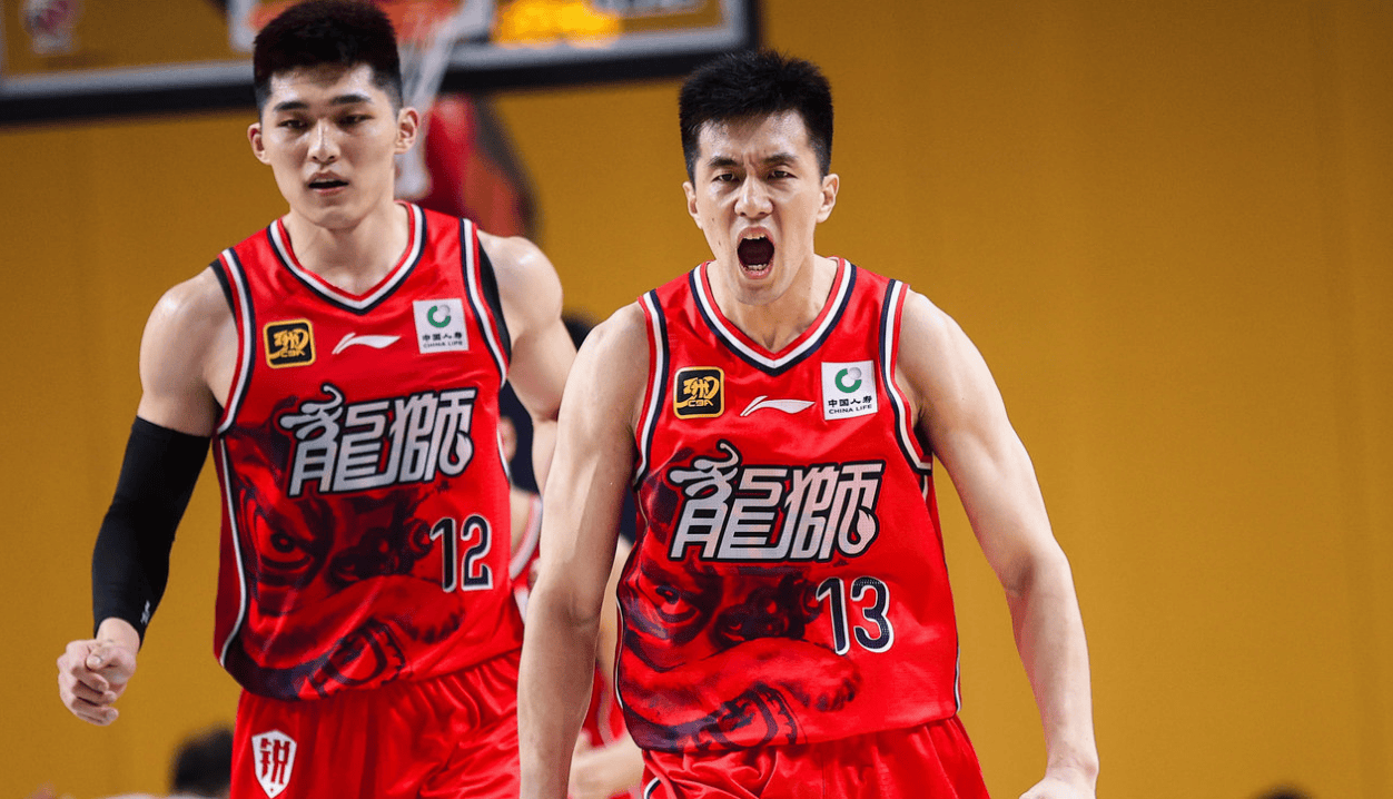 辽宁本钢围绕国王杯回应争议辽宁本钢更衣室发声备战CBA常规赛,连对手都承认:蒂姆在TES比赛中精彩发挥(辽宁本钢比赛回放) 辽宁本钢围绕国王杯回应争议辽宁本钢更衣室发声备战CBA常规赛,连对手都承认:蒂姆在TES比赛中精彩发挥(辽宁本钢比赛回放)